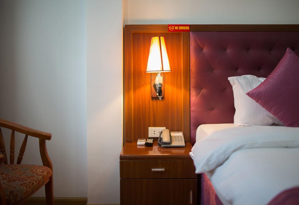Brandi Hanoi Hotel Екстер'єр фото